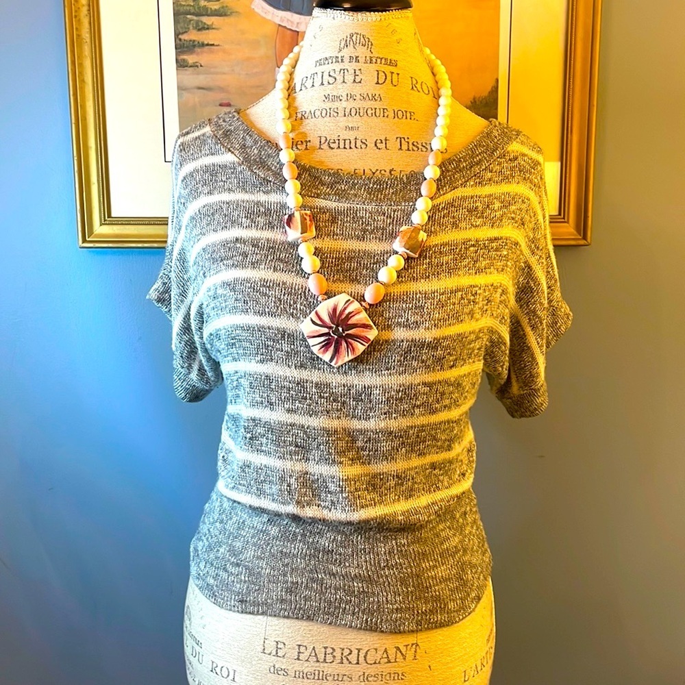 Zoah gray and white striped short sleeve cropped sweater